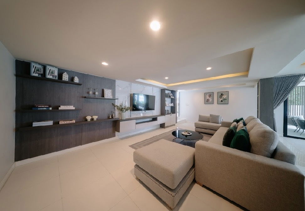 picture Luxury Pool Villa for Sale – North Pattaya (Sea Side) - 7/24