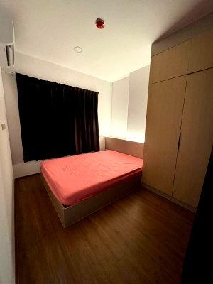 Condos for rent : Y152 Condo for rent: The Livin Ramkhamhaeng, near MRT Lam Sali Intersection. Ready to move in. Free common area fees. Fully furnished. ⚡️
