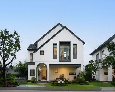 Saransiri Bangna, a new series of detached houses with lake views.