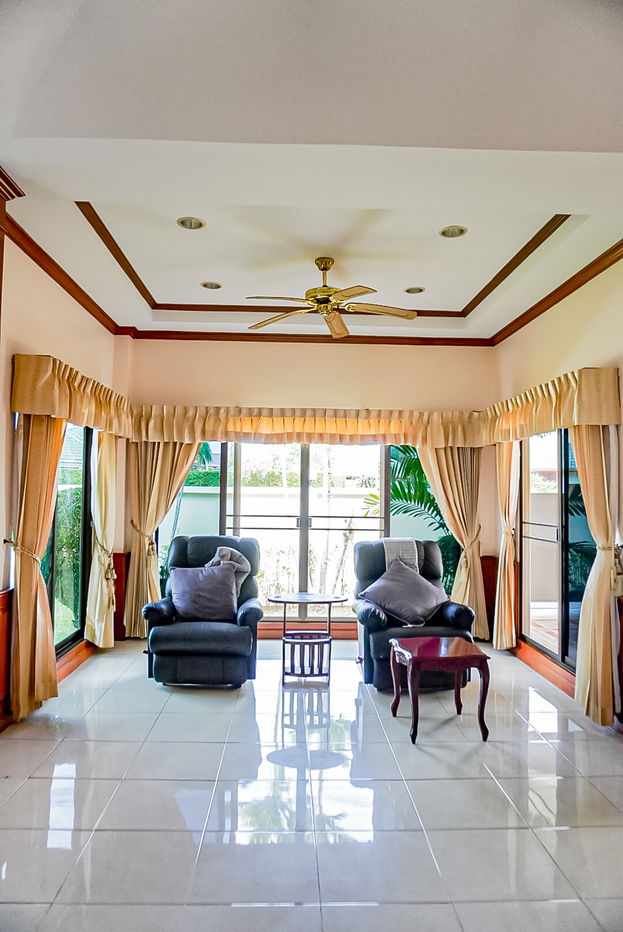 picture Pool Villa for Rent 3 Bedrooms in East Pattaya - 3/9
