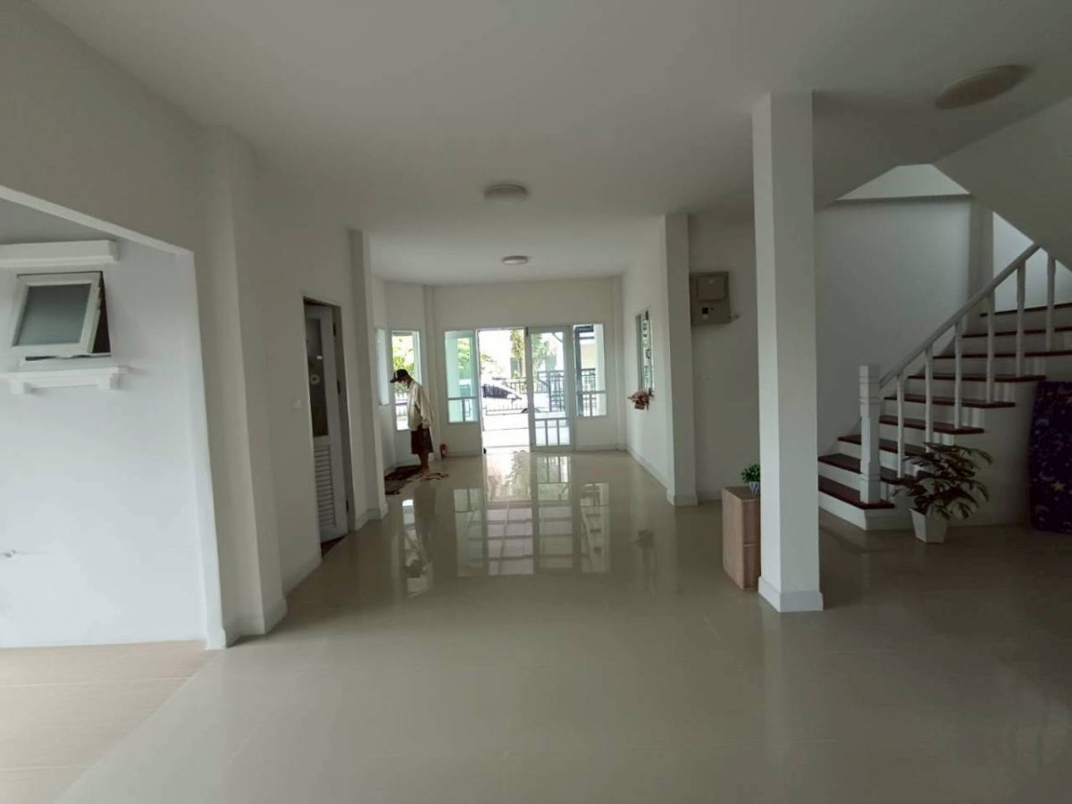 รูป ขายบ้านเดี่ยว 2 ชั้น หลังมุม หมู่บ้านปิยวรารมย์ 4 สภาพสวยใหม่ ไม่เคยมีคนอยู่ บรรยากาศเงียบสงบ ร่มรื่น - รูปที่ 12/15