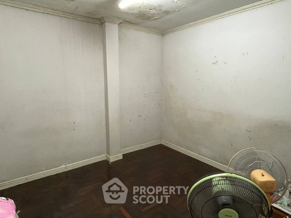 รูป ทาวน์เฮ้าส์ 3-ห้องนอน ใน สวนหลวง (ID 1994407) - รูปที่ 7/8