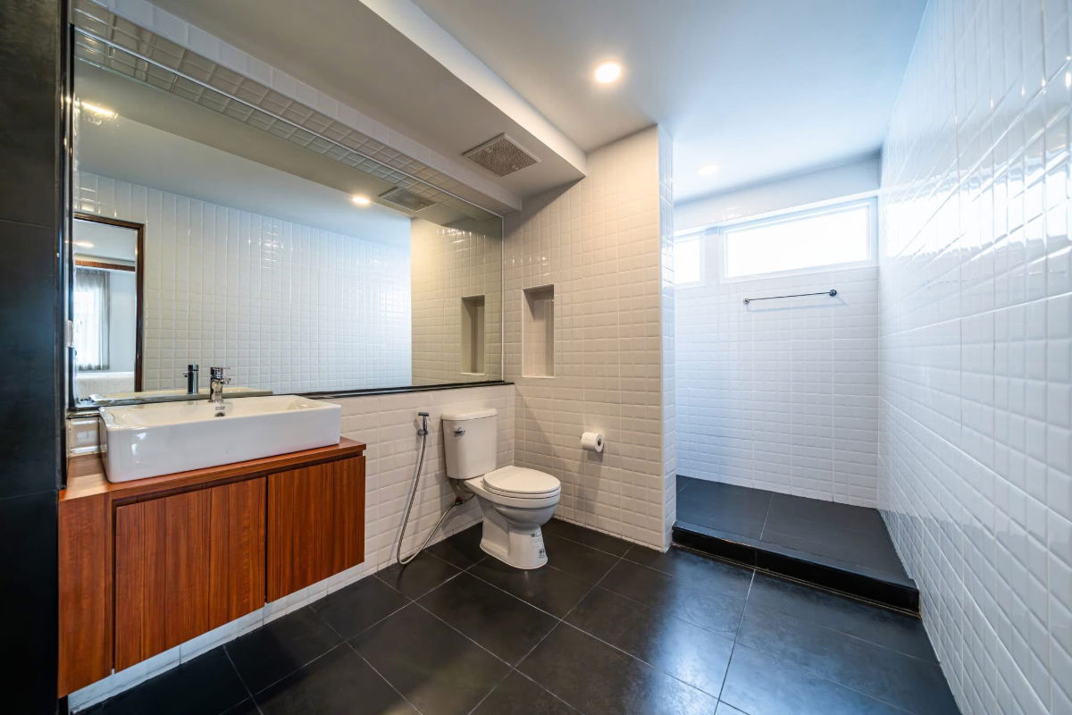 รูป พูลวิลล่า 2 ชั้น สำหรับขาย ในพัทยา – ย่านพระตำหนัก/เทพประสิทธิ์ ทำเลดีเยี่ยม ใกล้ทะเล ห้างสรรพสินค้า ตลาด และแหล่งไลฟ์สไตล์มากมาย - รูปที่ 25/32