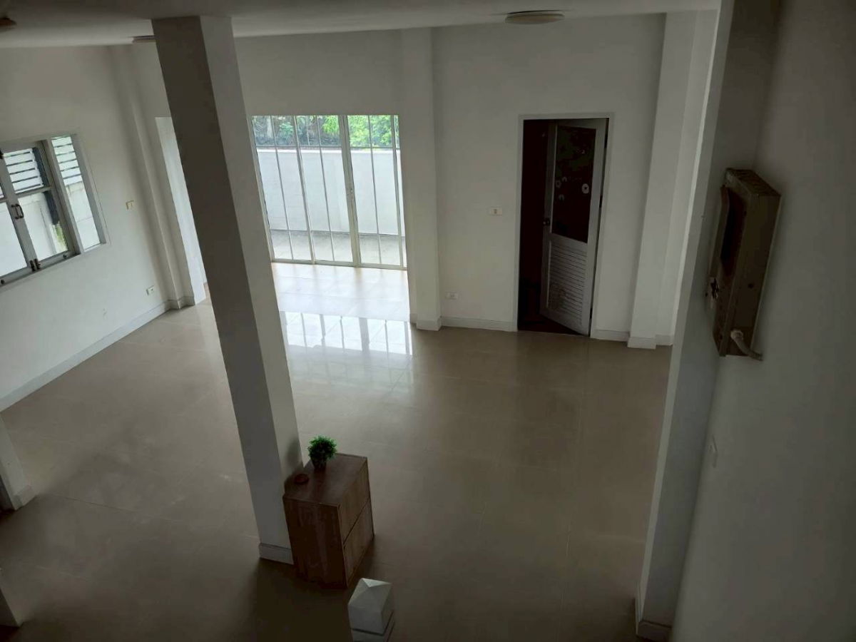 รูป ขายบ้านเดี่ยว 2 ชั้น หลังมุม หมู่บ้านปิยวรารมย์ 4 สภาพสวยใหม่ ไม่เคยมีคนอยู่ บรรยากาศเงียบสงบ ร่มรื่น - รูปที่ 13/15