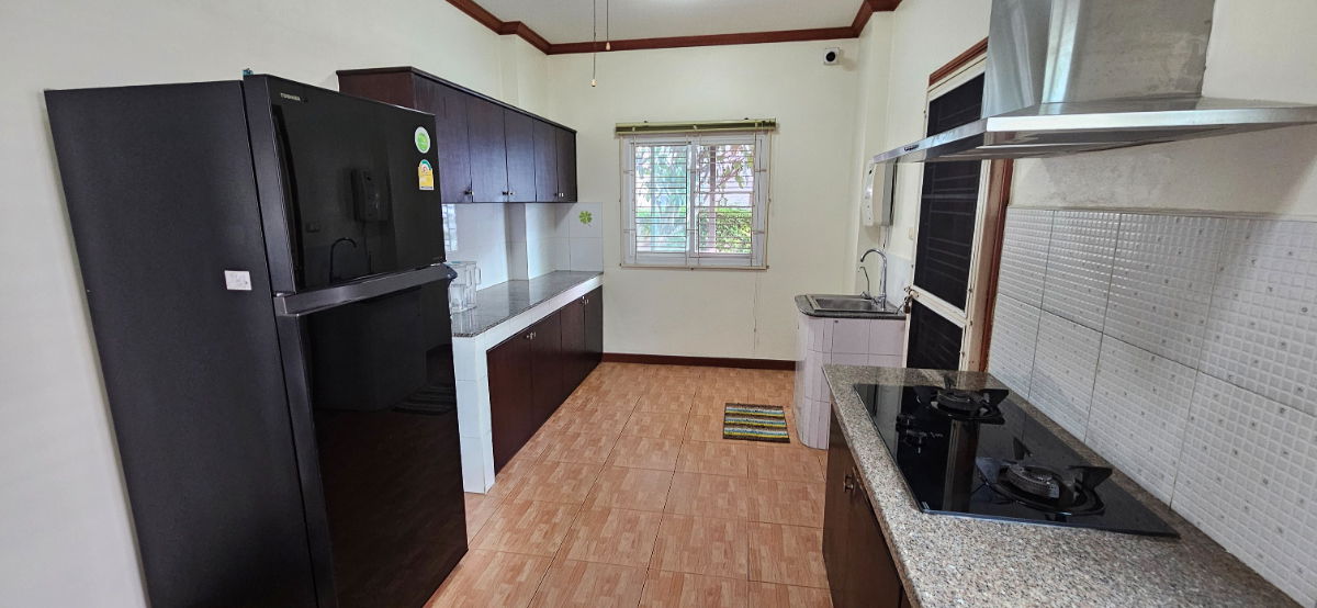 รูป 🎉 ขายบ้านเดี่ยว 2 ชั้น พร้อมที่ดิน เฟอร์นิเจอร์ และเครื่องใช้ไฟฟ้าครบ พร้อมเข้าอยู่! 🏡 - รูปที่ 10/30