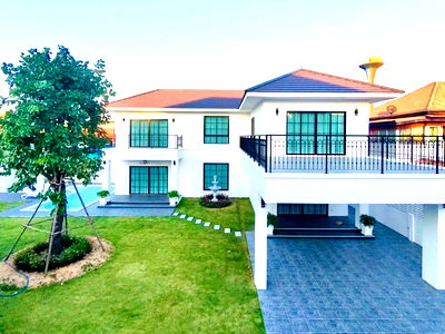 Houses for sale King Power Pattaya Complex : Brand New Detached House for Sale in Pattaya Free Furniture included, Prime location at Soi Phorpraphanimit 16