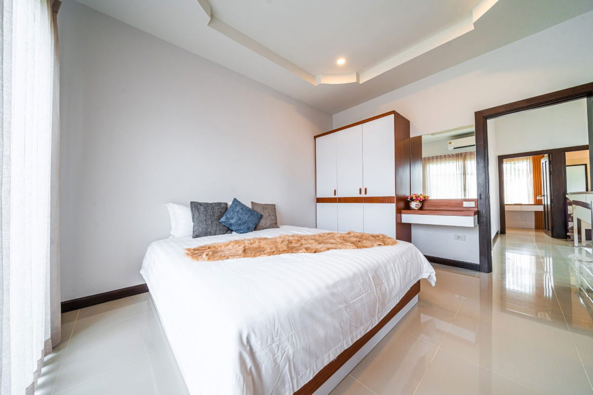 รูป พูลวิลล่า 2 ชั้น สำหรับขาย ในพัทยา – ย่านพระตำหนัก/เทพประสิทธิ์ ทำเลดีเยี่ยม ใกล้ทะเล ห้างสรรพสินค้า ตลาด และแหล่งไลฟ์สไตล์มากมาย - รูปที่ 13/32