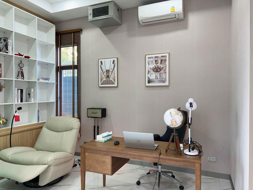 รูป ขายบ้านหรูพัทยา ทำเลทอง ใกล้อ่างเก็บน้ำมาบประชัน ที่สุดของความเป็นส่วนตัว ดีไซน์ทันสมัย ตอบโจทย์ไลฟ์สไตล์ไฮเอนด์ - รูปที่ 17/35
