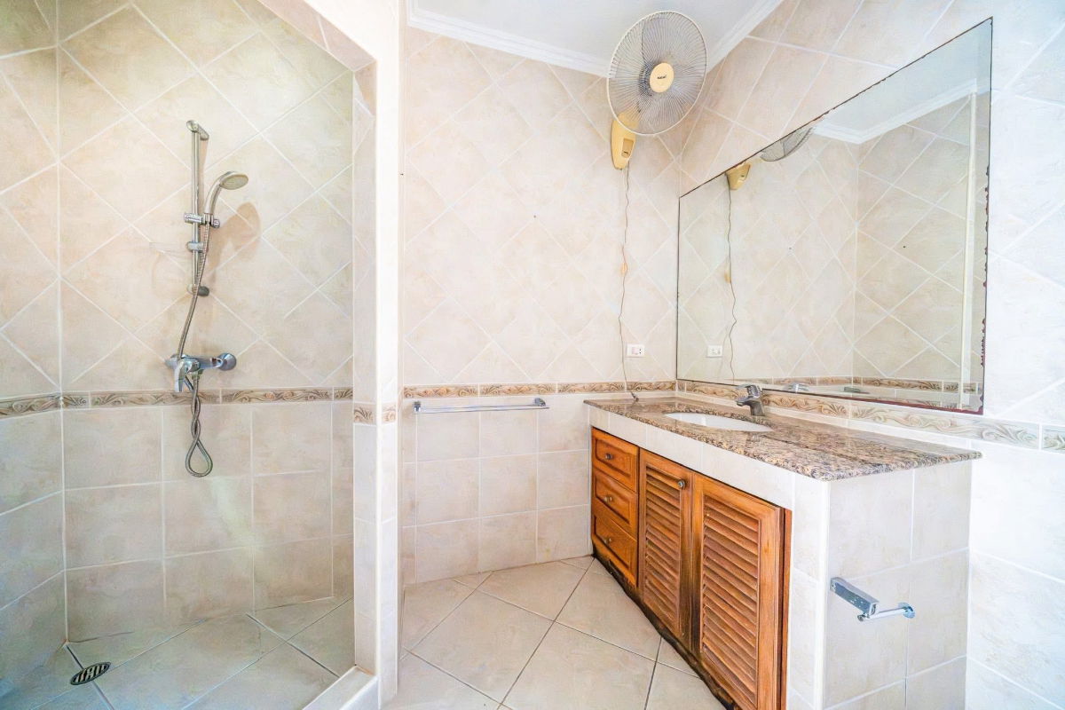 รูป ขายวิลล่าหรูโครงการทำเลทองพระตำหนัก! เดินไปทะเลได้เพียง 400 เมตร! | หมู่บ้านสงบ ร่มรื่น และเป็นส่วนตัวที่สุด - รูปที่ 14/15