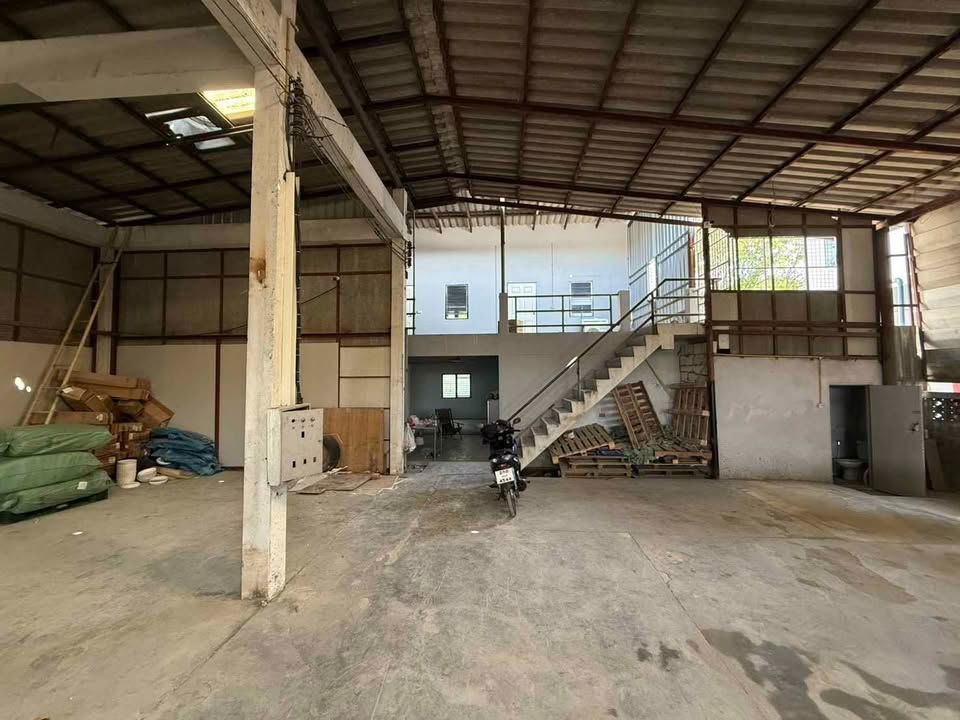 picture rent warehouse area 450 sqm. at Soi NaKornLung8 - 5/12