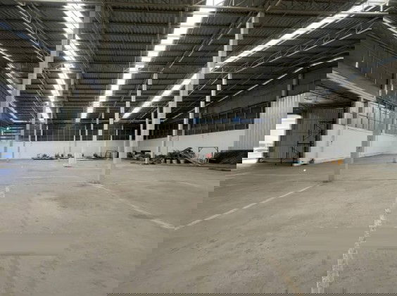 รูป ให้เช่าโกดังขนาดใหญ่ ริมถนนซอยพระยาสุเรนทร์ รามอินทรา 109 / พื้นที่โกดัง 1744 ตารางเมตร / รถใหญ่เข้าออกสะดวก - รูปที่ 4/9