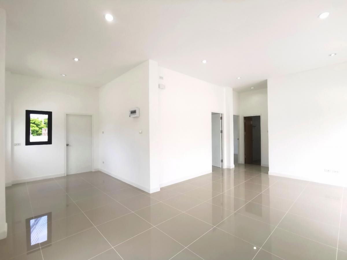 รูป 🏡 ขายบ้านสร้างใหม่ ทำเลดี "คีรี ห้วยกะปิ - บางแสน" 🌿 - รูปที่ 8/10