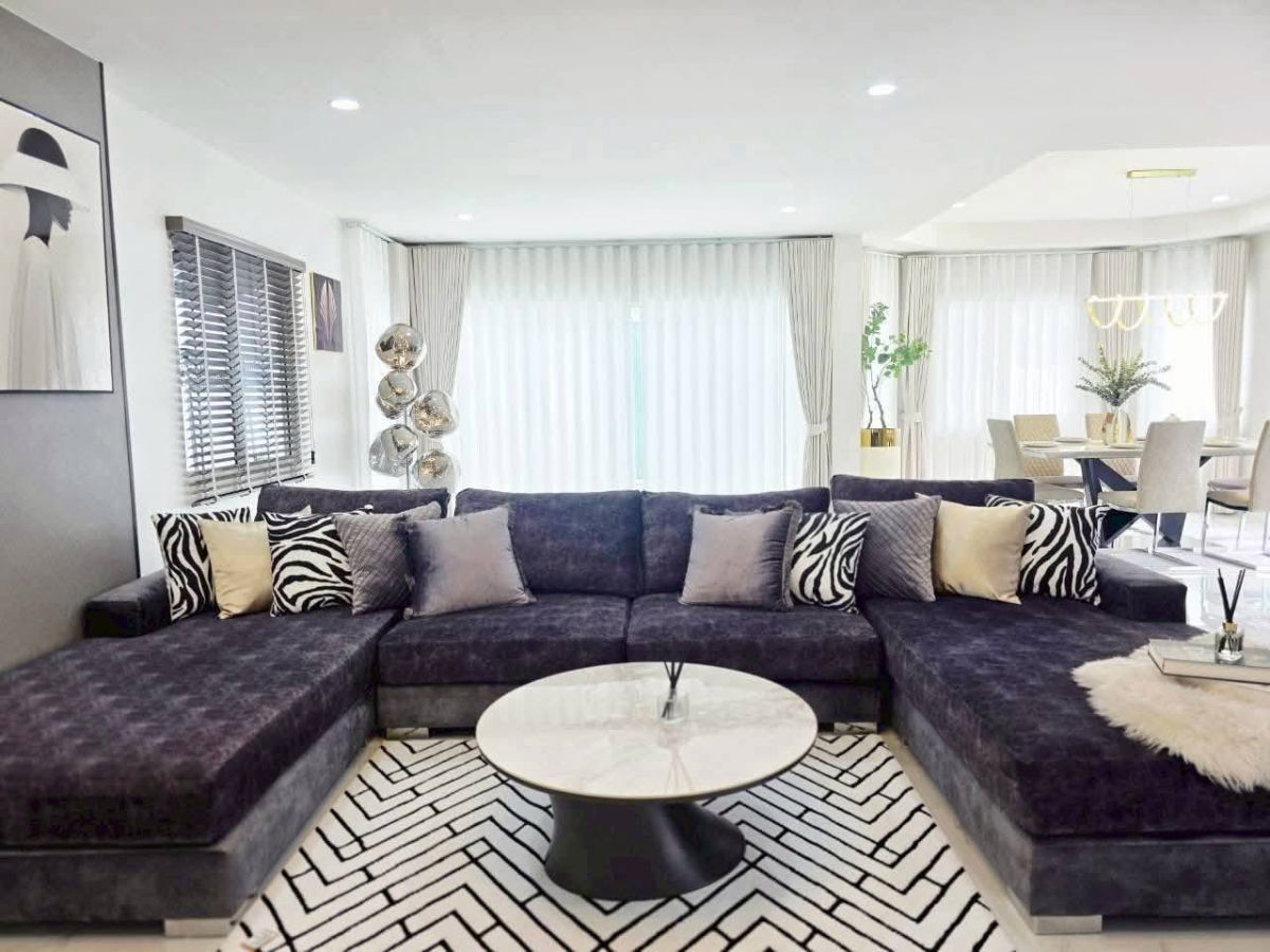 รูป ขายพูลวิลล่า เฟอร์นิเจอร์ Built-in ทั้งหลัง พิกัดเขาน้อยพัทยา | สระว่ายน้ำส่วนตัว | หิ้วกระเป๋าเข้าอยู่ได้เลย - รูปที่ 6/21