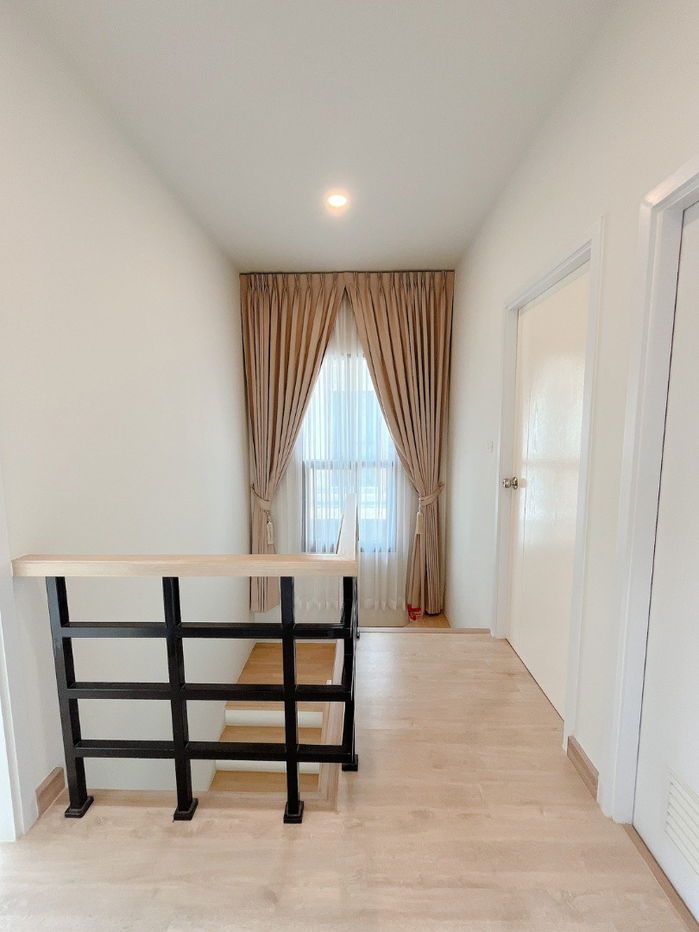 รูป ปล่อยเช่า!! บ้านสไตล์อังกฤษเรียบหรู พร้อมสังคมคุณภาพ โครงการ บริทาเนีย บางนา-สุวรรณภูมิ กม.26 หมู่บ้านหรู แต่งครบ ตอบโจทย์ทุกไลฟ์สไตล์ - รูปที่ 9/20