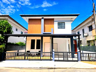 บ้านเดี่ยว เขตคลองสามวา : 🏡 ขายบ้านเดี่ยว 2 ชั้น รีโนเวทใหม่   📍 🦁 ใกล้ ซาฟารีเวิลด์   ✨ พร้อมเข้าอยู่ ทำเลดี เดินทางสะดวก