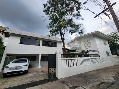 For Rent Single House Ladprao Soi 9 ( English below )