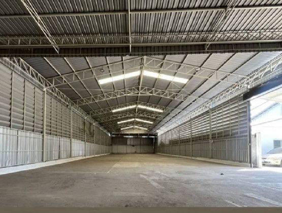 รูป ให้เช่าโกดังขนาดใหญ่ ริมถนนซอยพระยาสุเรนทร์ รามอินทรา 109 / พื้นที่โกดัง 1744 ตารางเมตร / รถใหญ่เข้าออกสะดวก - รูปที่ 2/9