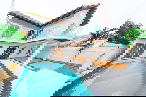 2-Storey Pool Villa for Sale in Pattaya near Pratumnak Thepprasit Area and convenient