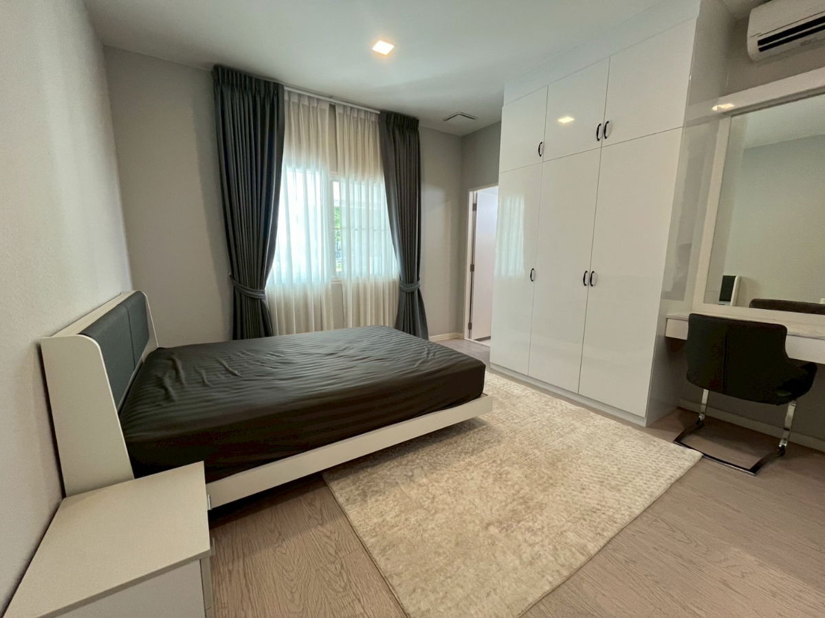 รูป บ้านเดี่ยว 2 ชั้น Mantana 2 Motorway | 4 นอน 6 จอด | 286 ตร.ม. | ใกล้ New Krungthepkreetha - รูปที่ 6/11