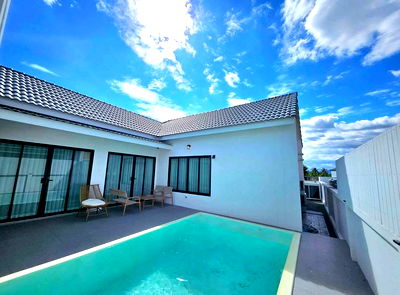 Houses for rent Wat Suwan Pradit (Wat Chang Kham Noi) :  Pool Villa for Rent in Hang Dong Area. Brand new house. usable area 300 sq.m.