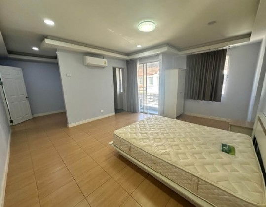 รูป ให้เช่าทาวน์โฮม 4 ชั้น หลังใหญ่ หมู่บ้านสินธานี รัชดา ลาดพร้าว / ซอยลาดพร้าว 80 / อยู่อาศัย หรือ เป็นสำนักงาน จดบริษัทได้ - รูปที่ 6/15