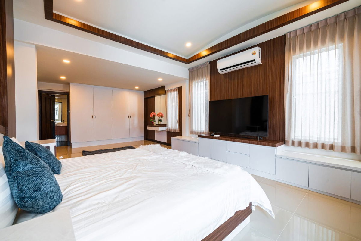 รูป พูลวิลล่า 2 ชั้น สำหรับขาย ในพัทยา – ย่านพระตำหนัก/เทพประสิทธิ์ ทำเลดีเยี่ยม ใกล้ทะเล ห้างสรรพสินค้า ตลาด และแหล่งไลฟ์สไตล์มากมาย - รูปที่ 16/32