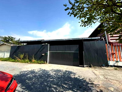 Factory for rent Bangkok : rent warehouse area 450 sqm. at Soi NaKornLung8