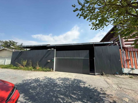 ให้เช่าโกดัง ขนาด450 ตรม.ซอยนครลุง8   ใกล้สาย2กับสาย3  พร้อมออฟฟิศ ห้องพักคนงาน