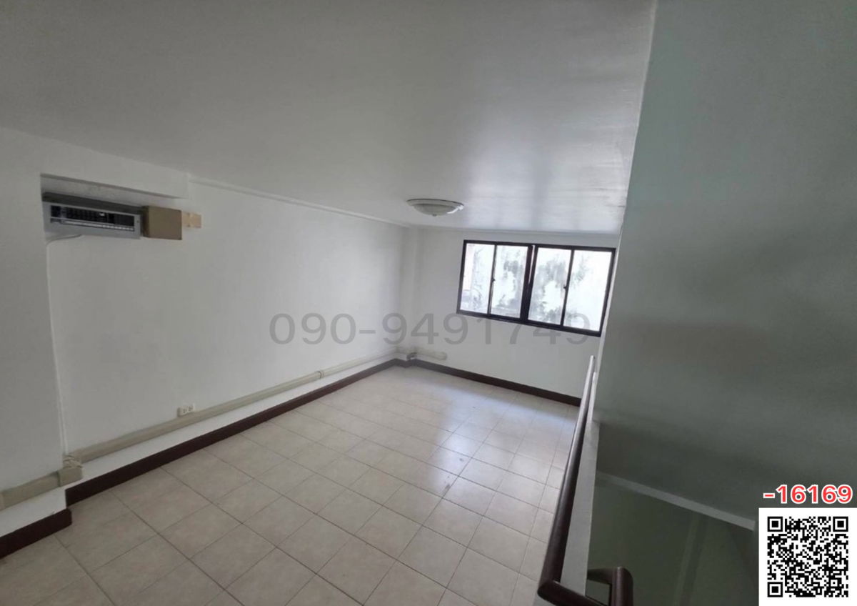 รูป เช่า โฮมออฟฟิศ 3.5 ชั้น หน้าหมู่บ้านสราญสิริ ปัญญาอินทรา - รูปที่ 1/1