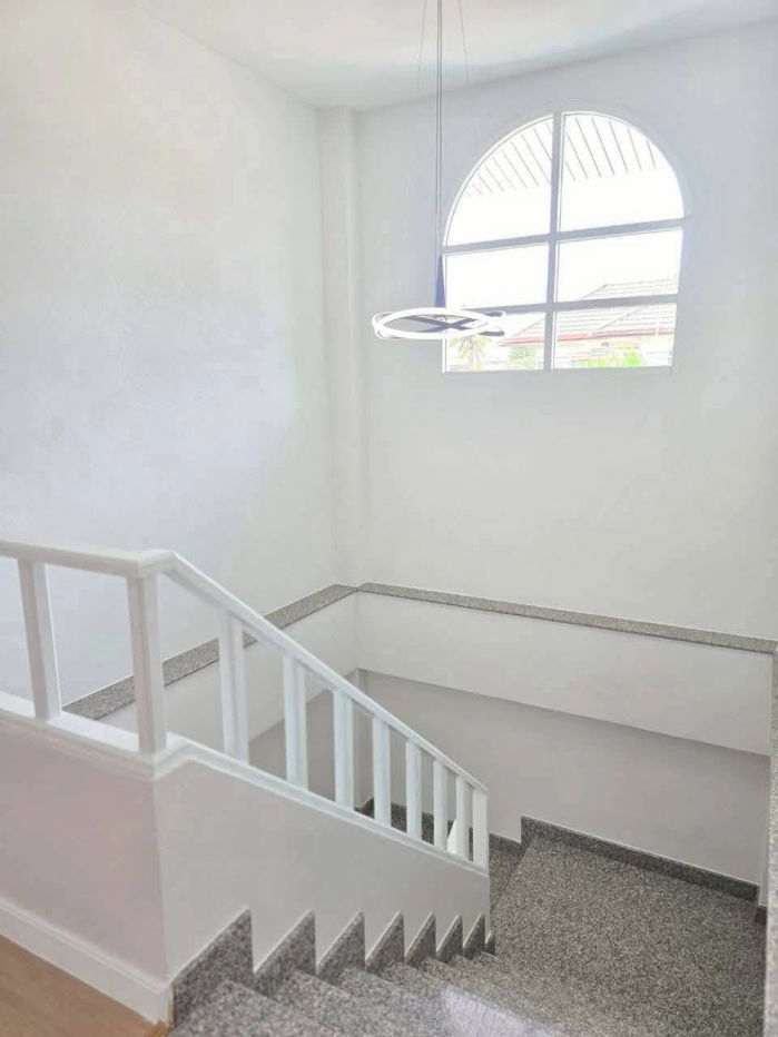 รูป ขายพูลวิลล่า เฟอร์นิเจอร์ Built-in ทั้งหลัง พิกัดเขาน้อยพัทยา | สระว่ายน้ำส่วนตัว | หิ้วกระเป๋าเข้าอยู่ได้เลย - รูปที่ 15/21