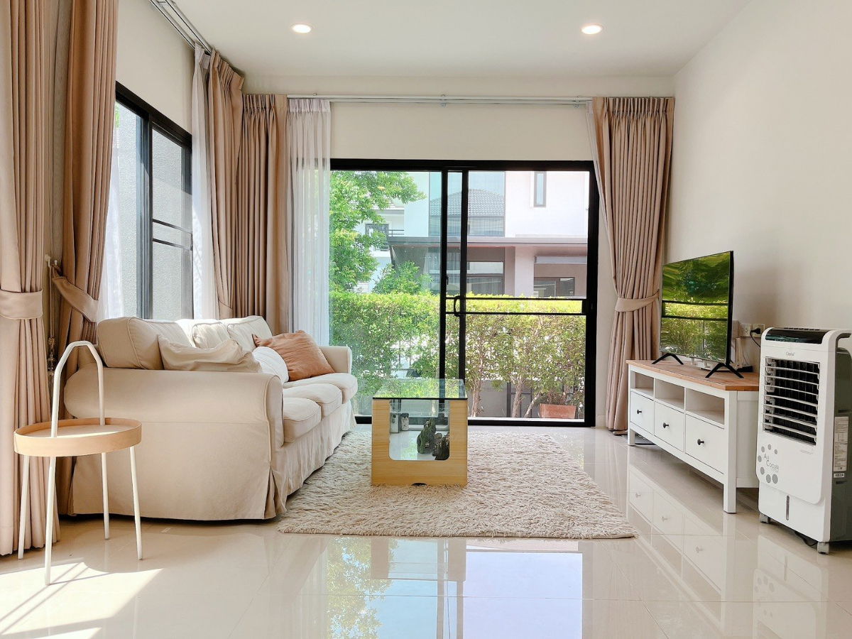 รูป ปล่อยเช่า!! บ้านสไตล์อังกฤษเรียบหรู พร้อมสังคมคุณภาพ โครงการ บริทาเนีย บางนา-สุวรรณภูมิ กม.26 หมู่บ้านหรู แต่งครบ ตอบโจทย์ทุกไลฟ์สไตล์ - รูปที่ 3/20