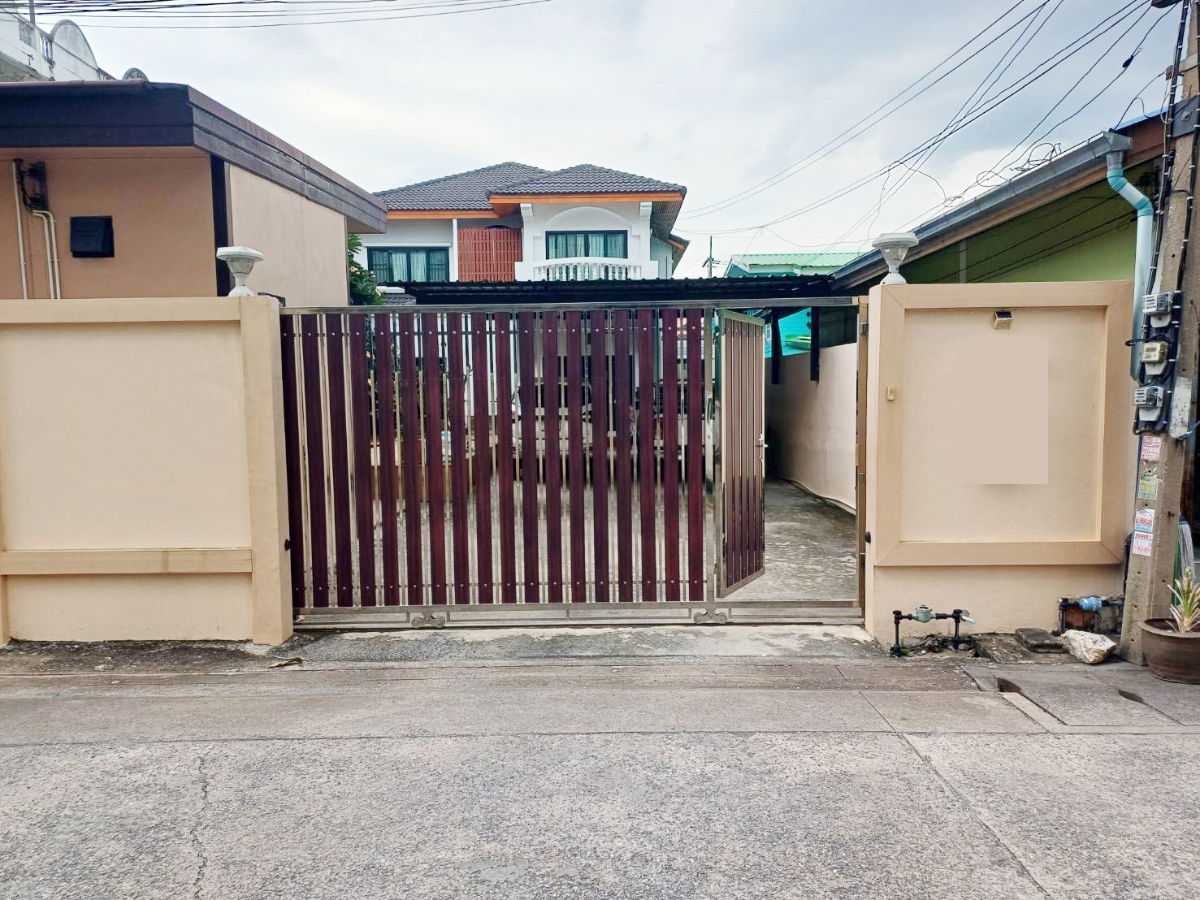 รูป 🏡 ขายบ้านเดี่ยวหลังใหญ่ 2 ชั้น ใกล้สนามบินดอนเมือง ✈️ ✨ มีสระว่ายน้ำในตัวบ้าน 🚆 ใกล้ BTS คูคต - รูปที่ 1/12