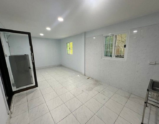 รูป ให้เช่าทาวน์โฮม 4 ชั้น หลังใหญ่ หมู่บ้านสินธานี รัชดา ลาดพร้าว / ซอยลาดพร้าว 80 / อยู่อาศัย หรือ เป็นสำนักงาน จดบริษัทได้ - รูปที่ 5/15