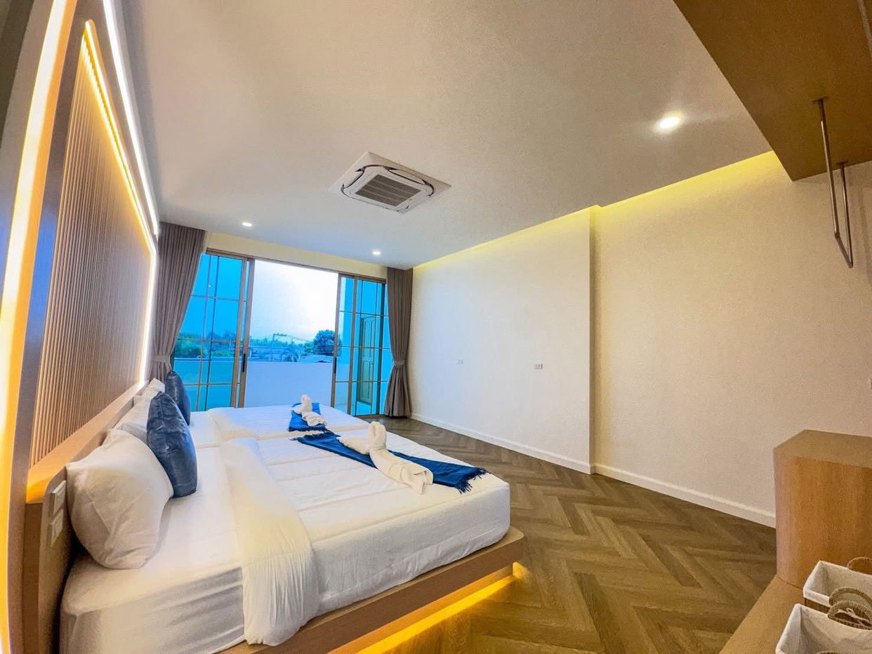 picture Pool Villa 5 Bedroom for Sale in East Pattaya - 12/19