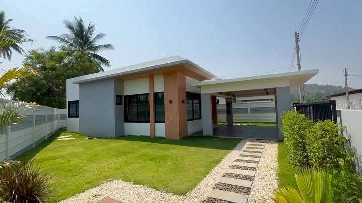 picture Single-storey modern-style house for sale in Aurahouse 32 project. Land area: 60.8 square wah - 4/15