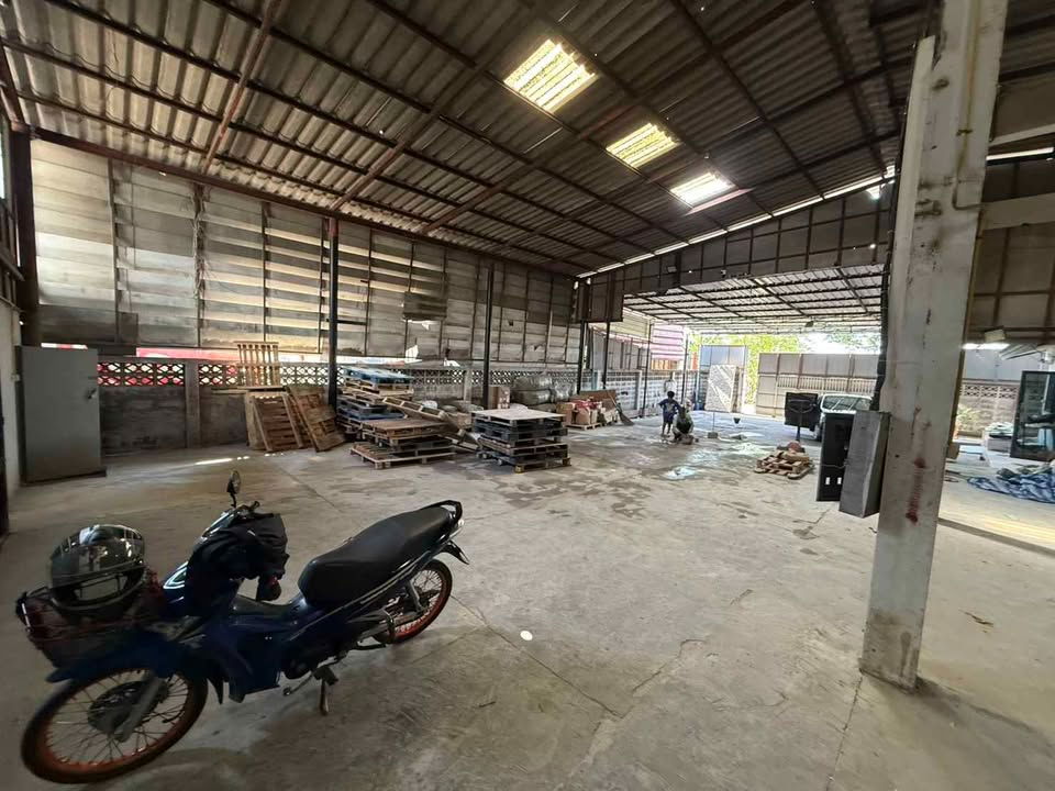 picture rent warehouse area 450 sqm. at Soi NaKornLung8 - 4/12