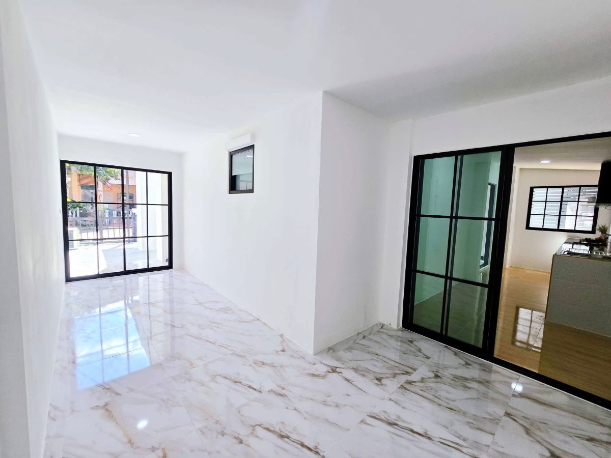 รูป 🏡 ขายบ้านเดี่ยว 2 ชั้น รีโนเวทใหม่   📍 🦁 ใกล้ ซาฟารีเวิลด์   ✨ พร้อมเข้าอยู่ ทำเลดี เดินทางสะดวก - รูปที่ 5/16