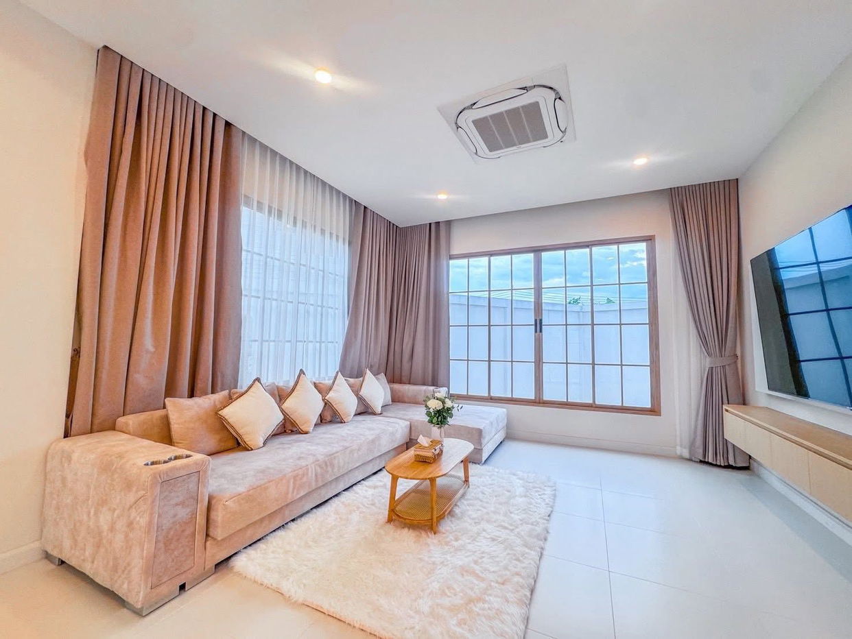 picture Pool Villa 5 Bedroom for Sale in East Pattaya - 17/19