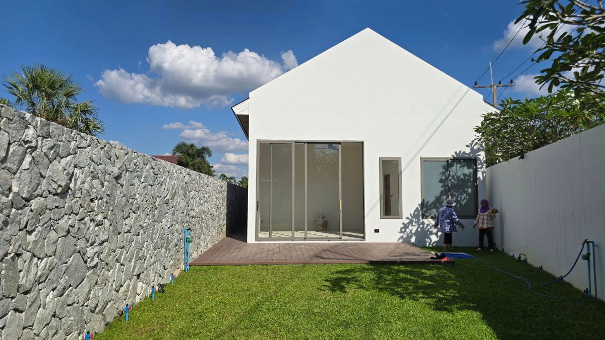 รูป ขายพูลวิลล่าหรูในพัทยา ลดแรง! พร้อมเฟอร์นิเจอร์ บิวท์อิน อ่างจากุซซี่ ทำเลชัยพฤกษ์ 2 – เขามะกอก  - รูปที่ 2/17