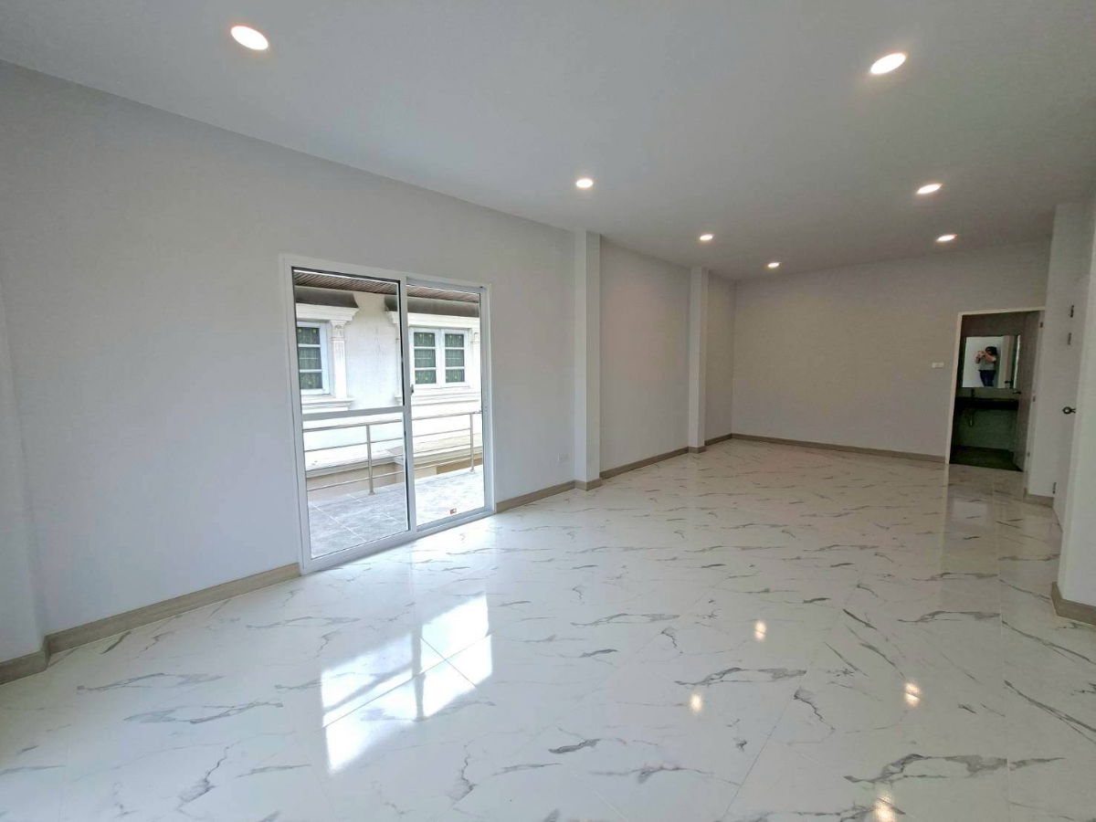 รูป ขายด่วนบ้านเดี่ยว 2 ชั้น หมู่บ้านสวนหลวงวิลล์ เฉลิมพระเกียรติร.9 ซอย 28 บ้านรีโนเวทใหม่ (N.1953) - รูปที่ 9/16