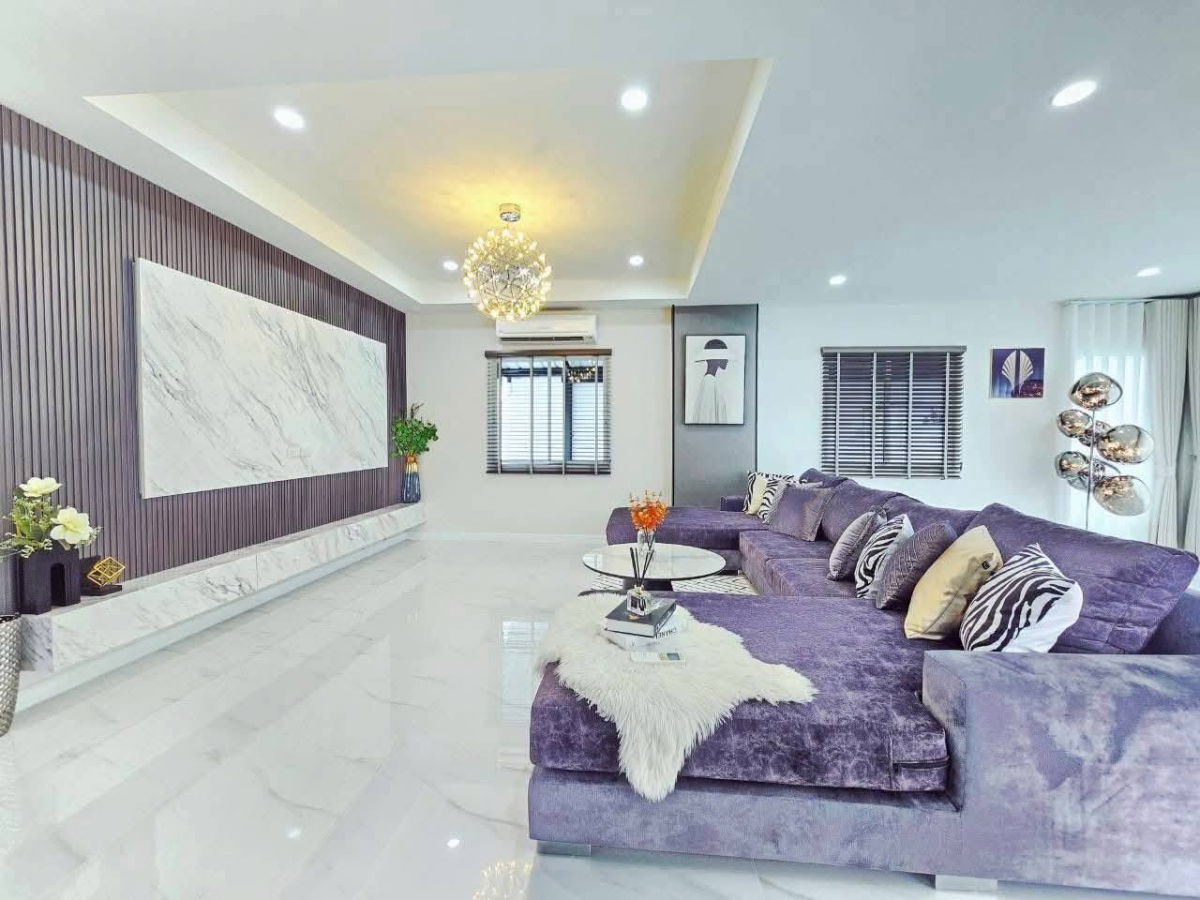 รูป ขายพูลวิลล่า เฟอร์นิเจอร์ Built-in ทั้งหลัง พิกัดเขาน้อยพัทยา | สระว่ายน้ำส่วนตัว | หิ้วกระเป๋าเข้าอยู่ได้เลย - รูปที่ 4/21