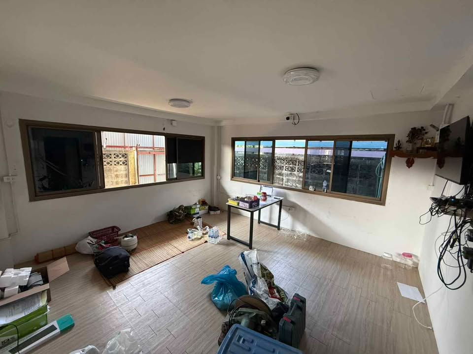 picture rent warehouse area 450 sqm. at Soi NaKornLung8 - 10/12