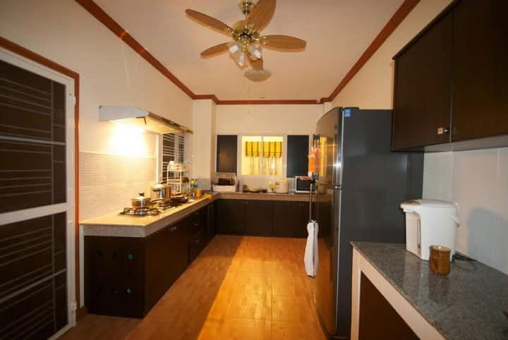 รูป 🎉 ขายบ้านเดี่ยว 2 ชั้น พร้อมที่ดิน เฟอร์นิเจอร์ และเครื่องใช้ไฟฟ้าครบ พร้อมเข้าอยู่! 🏡 - รูปที่ 12/30