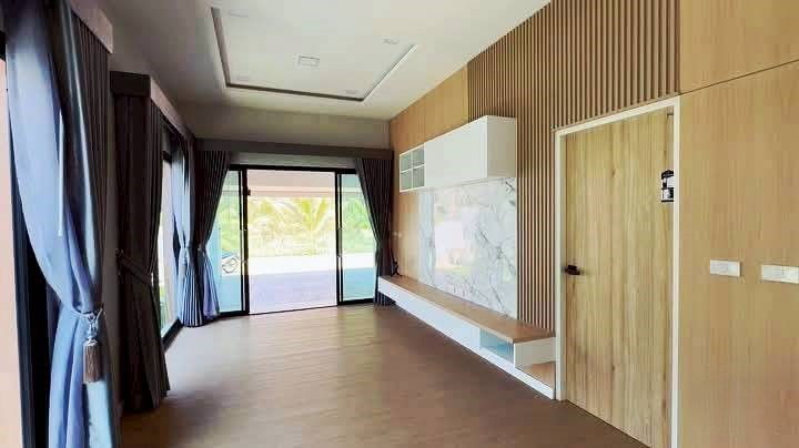 picture Single-storey modern-style house for sale in Aurahouse 32 project. Land area: 60.8 square wah - 9/15