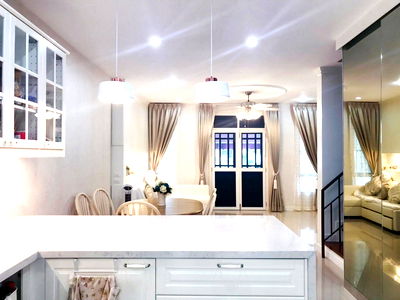 Townhouses for rent Mahidol University Phaya Thai : LTH13965 – Townhouse for Rent | Leon Sukhumvit 62 | 200 sqm | 3 Beds 3 Baths | Near BTS Bang Chak | 88K/Month | ทาวน์เฮ้าส์ให้เช่า สุขุมวิท 62