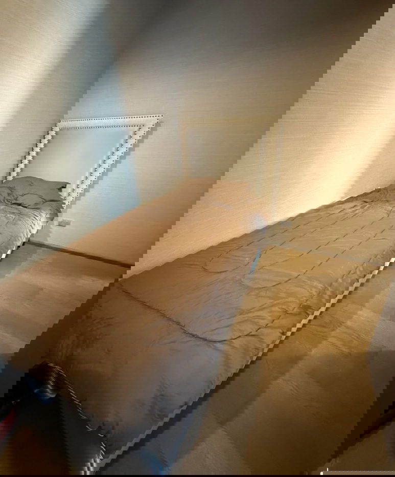 picture The Diplomat                          Sathorn  - 4/12