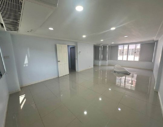 รูป ให้เช่าHome Office 4 ชั้น หมู่บ้านสินธานี รัชดา ลาดพร้าว ซอยลาดพร้าว 80 / ไม่มีเฟอร์นิเจอร์ / อยู่อาศัย หรือ เป็นสำนักงาน จดบริษัทได้ - รูปที่ 13/15