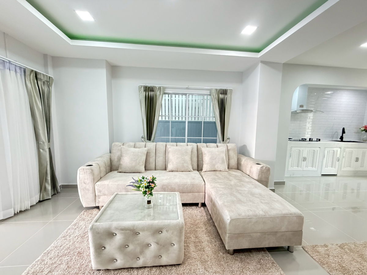 รูป ทาวน์เฮ้าส์ รีโนเวทใหม่ ทำเลดี หมู่บ้าน เคซี.รามอินทรา 4  ซ.หทัยราษฎร์ 39 ถ.หทัยราษฎร์ คลองสามวา  แถมเฟอร์นิเจอร์ พร้อมอยู่ - รูปที่ 7/21