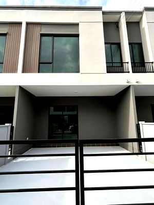 Townhouses for rent Samut Prakarn : RH121925 For Rent: Pleno Sukhumvit-Bangna 3 House (New House)