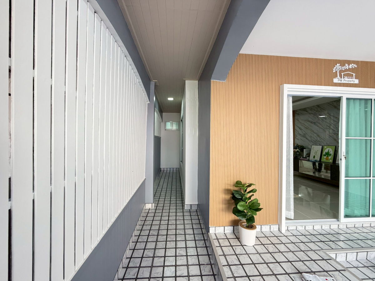 รูป ทาวน์เฮ้าส์ รีโนเวทใหม่ ทำเลดี หมู่บ้าน เคซี.รามอินทรา 4  ซ.หทัยราษฎร์ 39 ถ.หทัยราษฎร์ คลองสามวา  แถมเฟอร์นิเจอร์ พร้อมอยู่ - รูปที่ 4/21